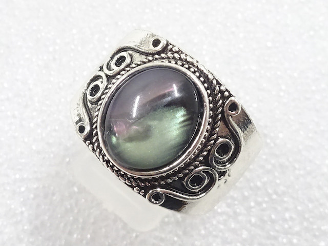 JAPANESE KIMONO / ANTIQUE COLORED STONE RING (SIZE 25)